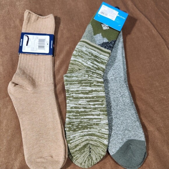 Columbia Other - Columbia 2-pair Thermal Socks Shoe size 6-12 +1-pair Chaps Socks Total=3 pairs